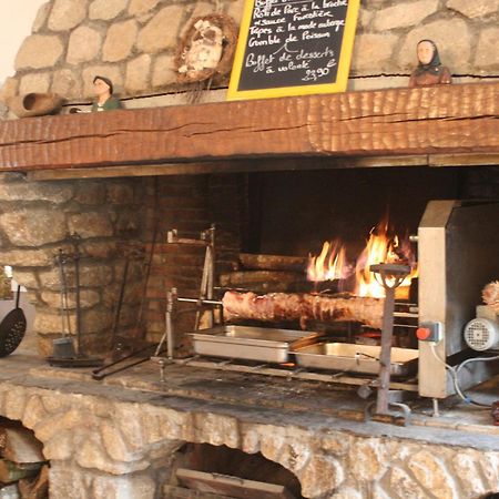 Logis Hotel Restaurant Auberge De L'Espinouse Fraisse-sur-Agout Bagian luar foto
