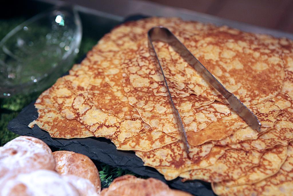 Logis Hotel Restaurant Auberge De L'Espinouse Fraisse-sur-Agout Bagian luar foto