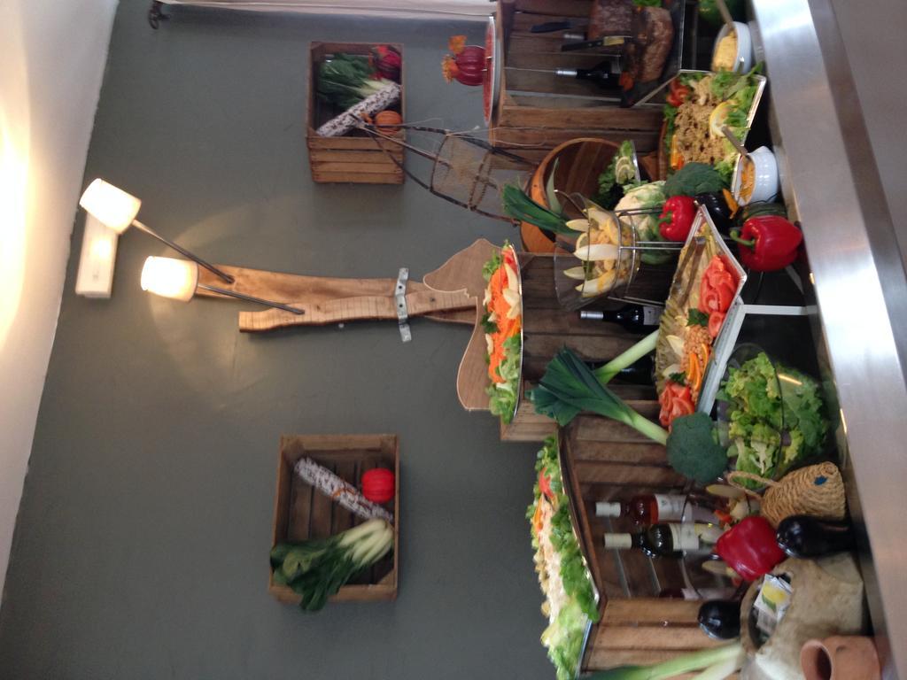 Logis Hotel Restaurant Auberge De L'Espinouse Fraisse-sur-Agout Bagian luar foto