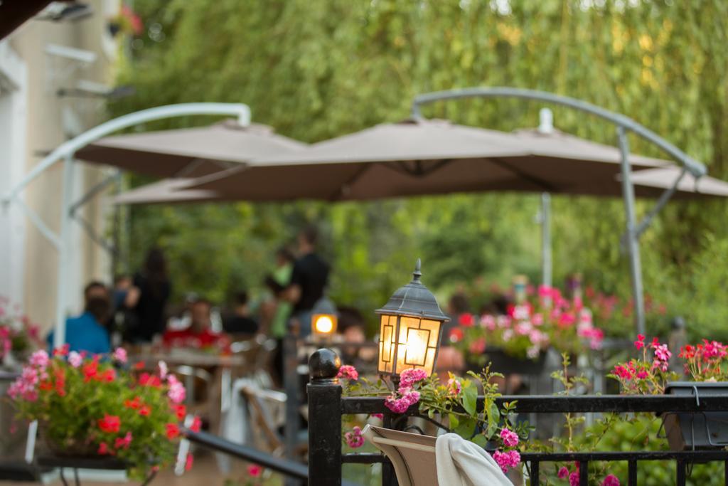Logis Hotel Restaurant Auberge De L'Espinouse Fraisse-sur-Agout Bagian luar foto
