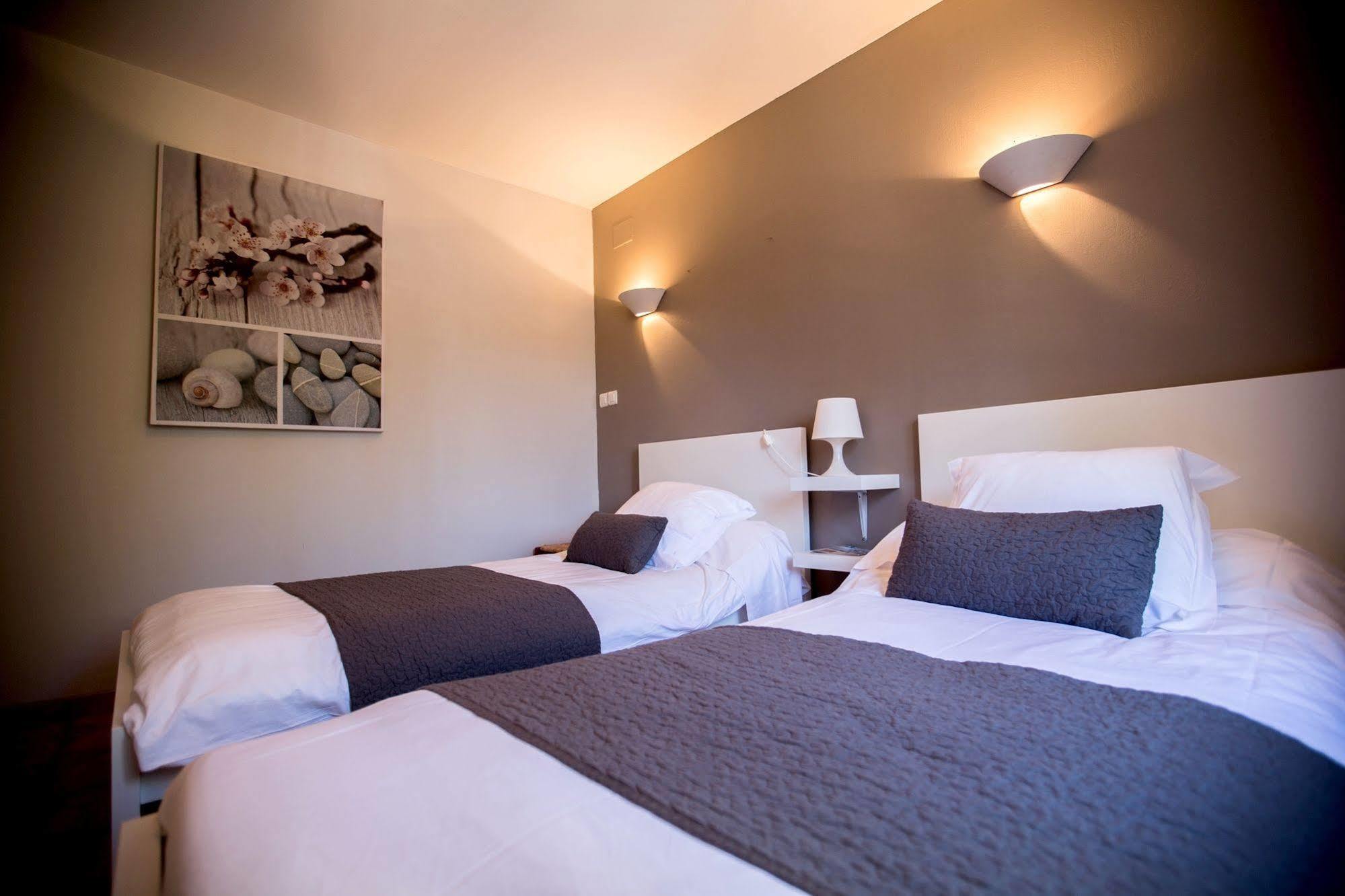 Logis Hotel Restaurant Auberge De L'Espinouse Fraisse-sur-Agout Bagian luar foto